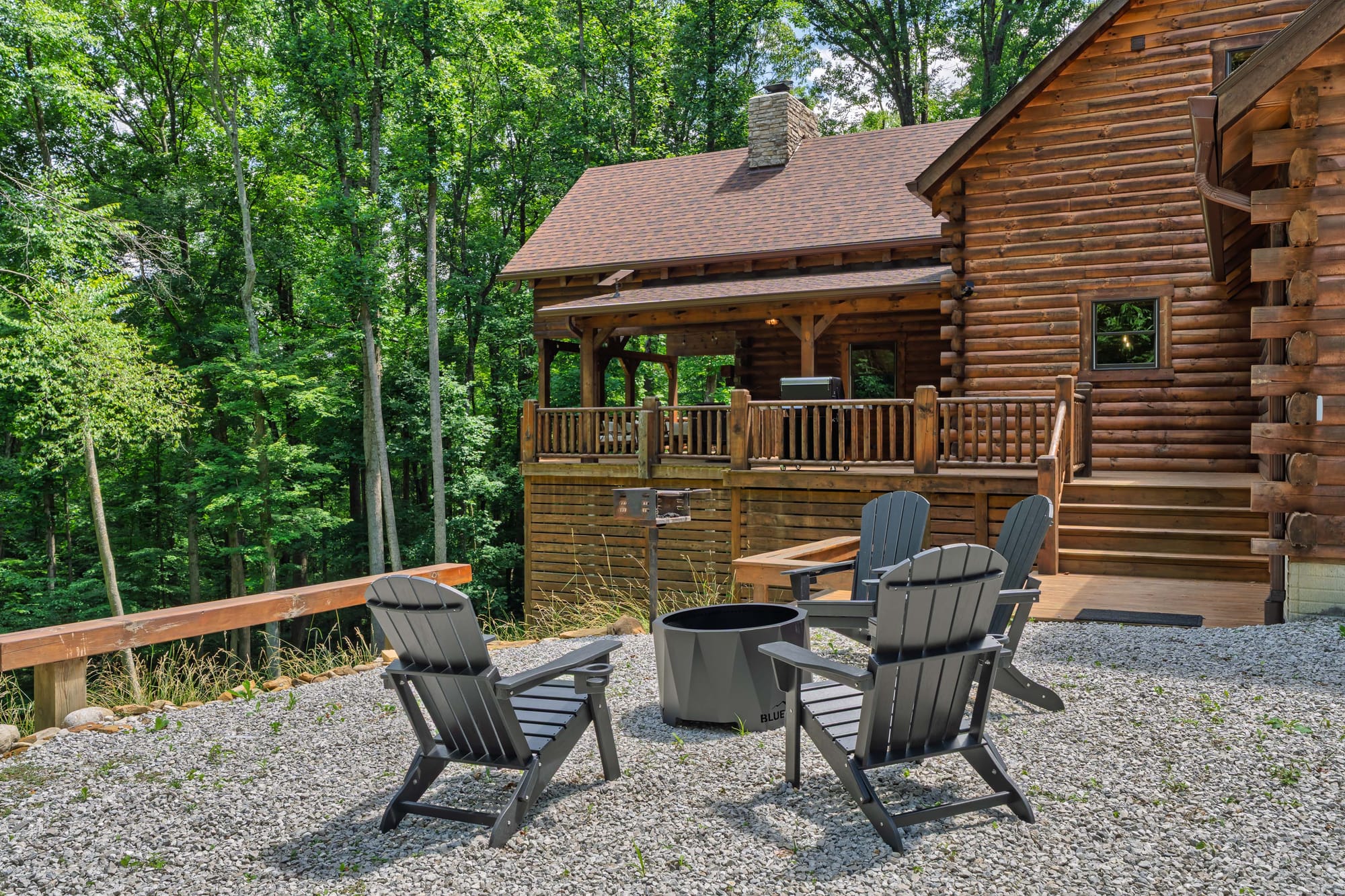 Hocking Hills luxury lodge with smokeless fire pit area