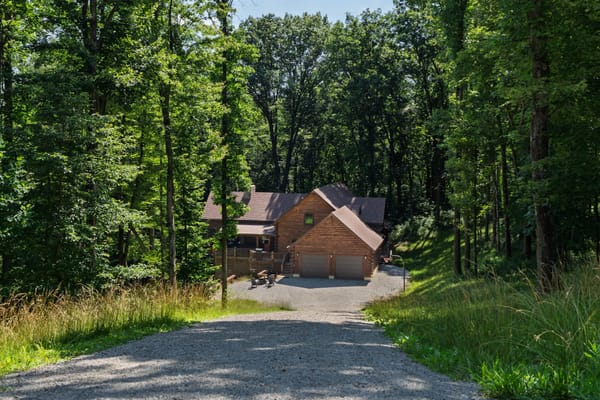 Luxury forest lodge in Hocking Hills, Ohio